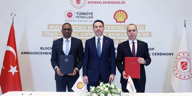 Enerjide dev iş birliği: TPAO ve Shell’den ortaklık anlaşması!