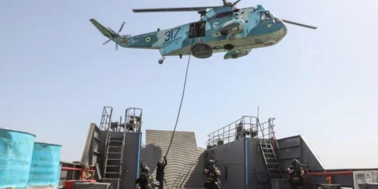 Hürmüz Boğazı’nda Rusya ve İran’dan gövde gösterisi