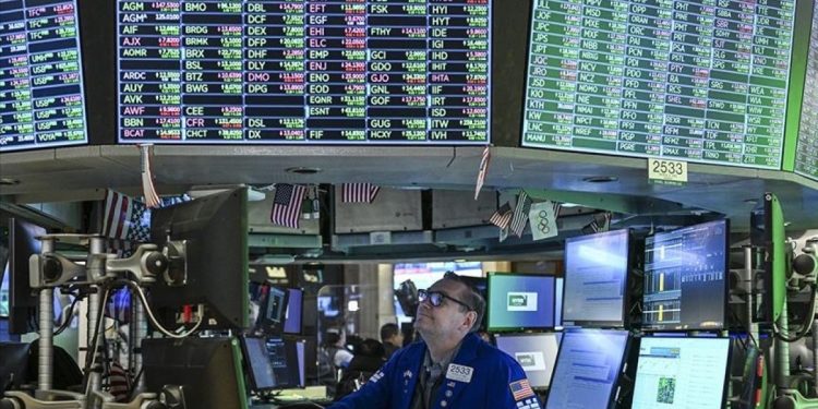 Küresel piyasalarda karışık hafta: Yatırımcılar temkinli!