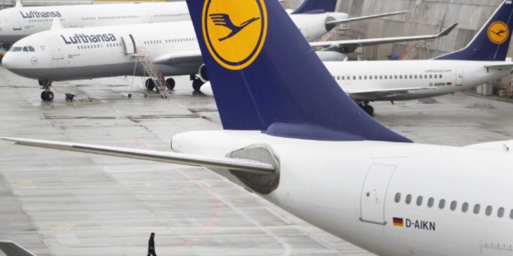 Lufthansa grev nedeniyle 800 uçuşu iptal etti