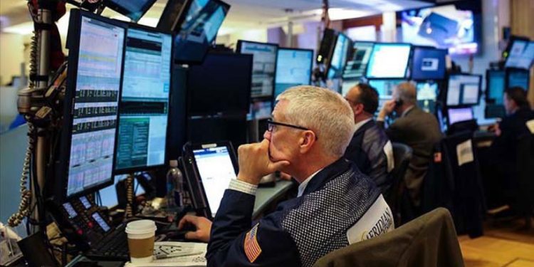 NYSE büyüme verisinin ardından düşüşle açıldı