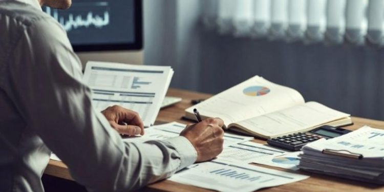 Borsadaki 2 şirkette paylar el değiştirdi