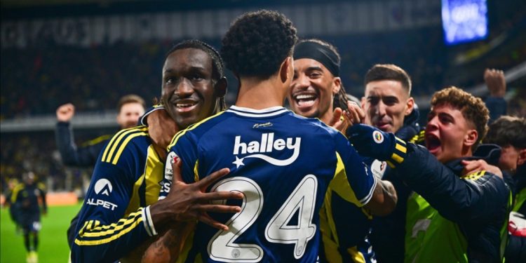 Fenerbahçe’den son dakika zaferi